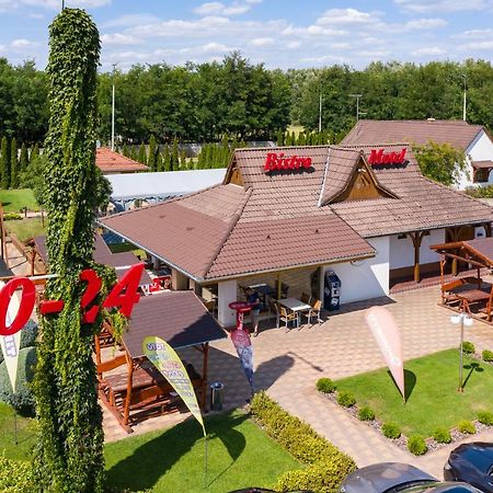 Hotel Csalanosi Vendeghaz Kecskemét Exterior foto