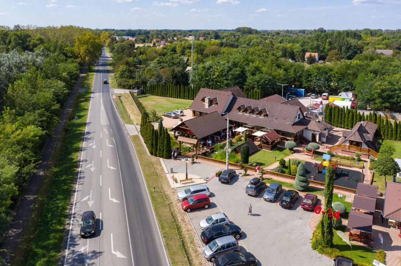 Hotel Csalanosi Vendeghaz Kecskemét Exterior foto