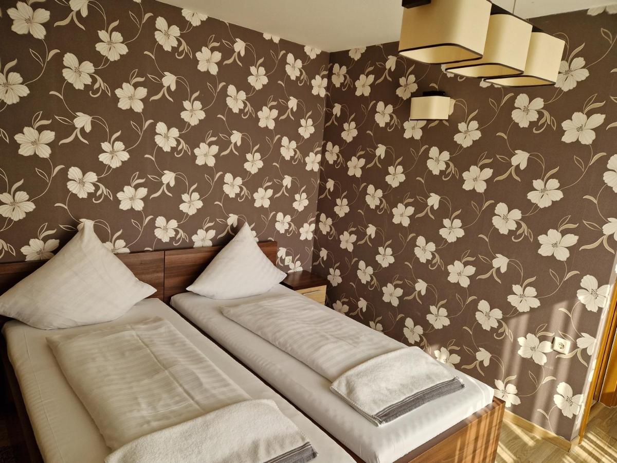 Hotel Csalanosi Vendeghaz Kecskemét Exterior foto