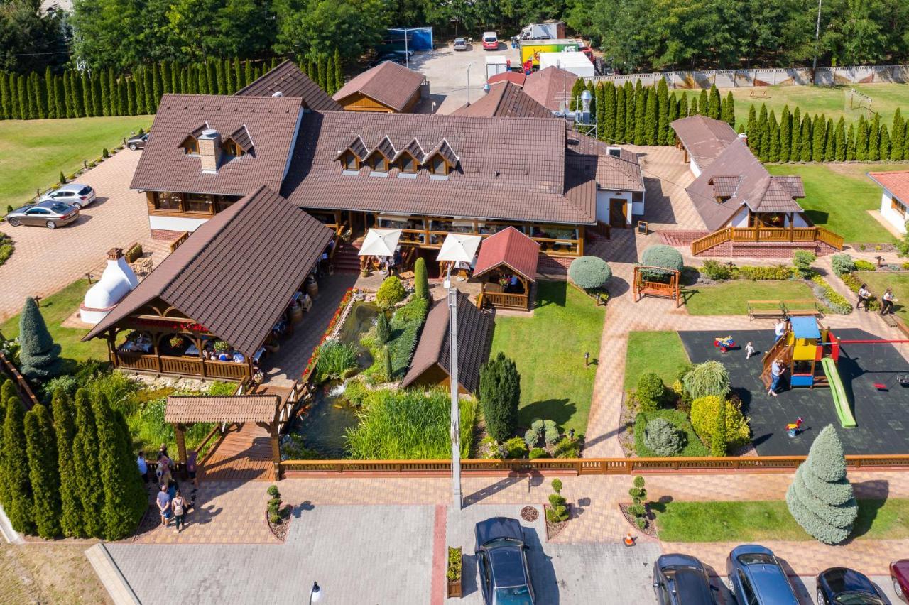 Hotel Csalanosi Vendeghaz Kecskemét Exterior foto