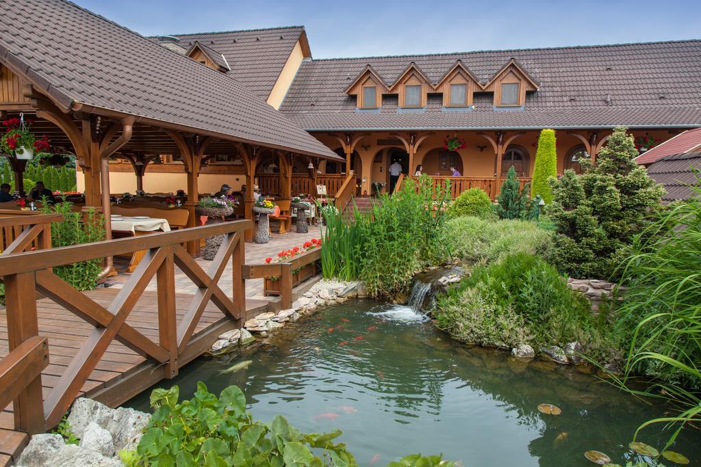Hotel Csalanosi Vendeghaz Kecskemét Exterior foto